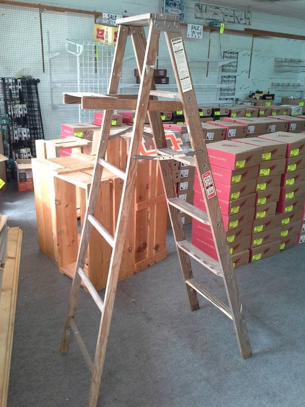 lot 850 image: Werner 6ft. Wood Step Ladder