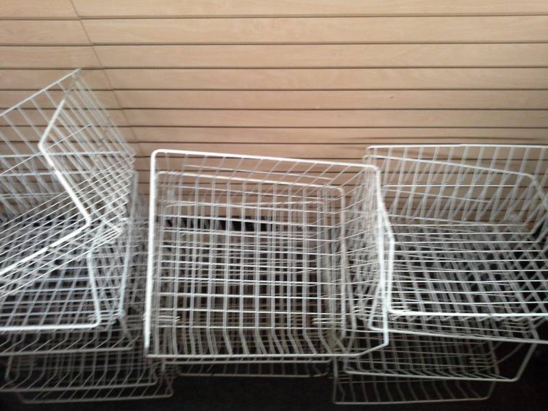 lot 855 image: Lot of (13) Stackable Wire Baskets