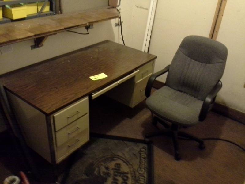 lot 861 image: 6-Drawer Office Desk with Rolling Office Arm Chair