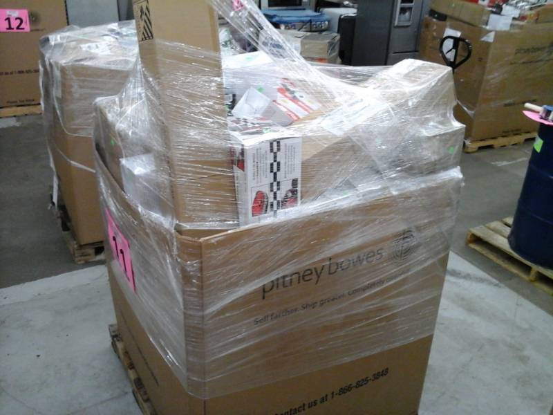 lot 11 image: Pallet of Returned Goods
