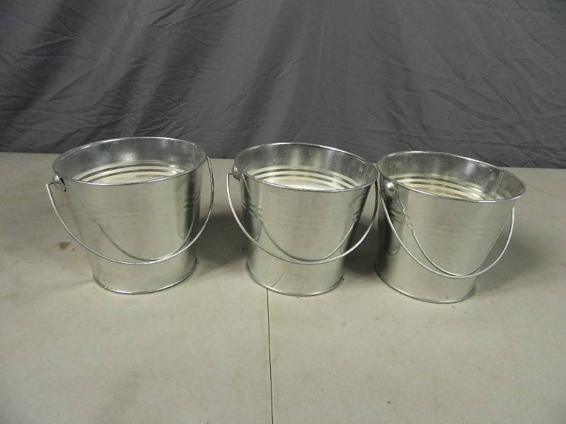 lot 23 image: 3 New Citronella Candles Buckets