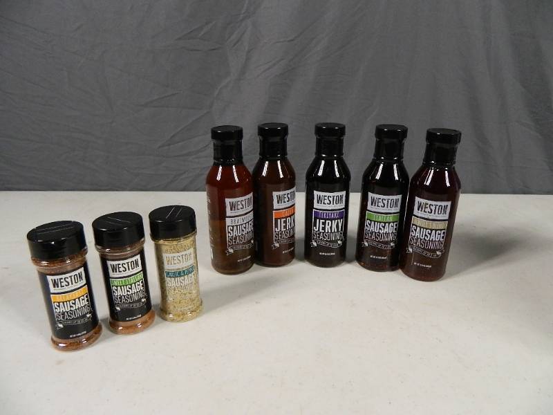 lot 51 image: 8 New Weston Seasonings