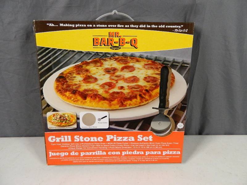 lot 53 image: New Grill Stone Pizza Set