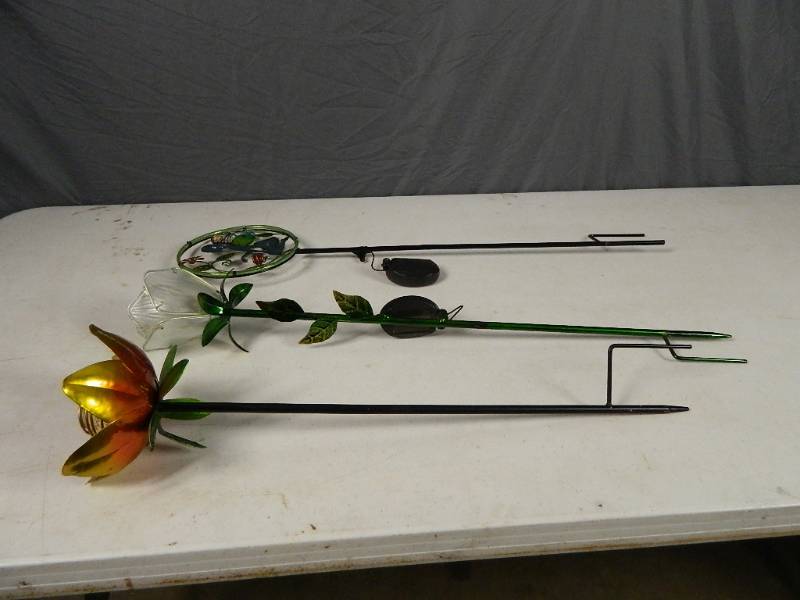 lot 55 image: 3 New Solar Yard Art Decorations