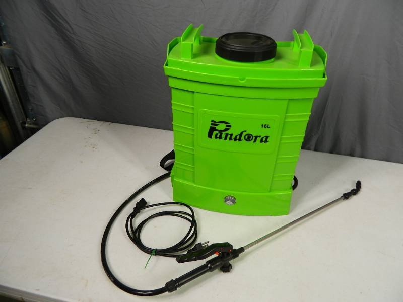 lot 93 image: New Battery Powered Backpack Sprayer