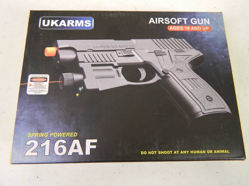 lot 96 image: New UKArms Airsoft Pistol