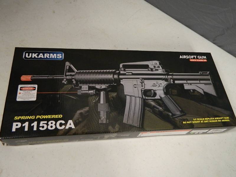 lot 97 image: New AR-15 Style Airsoft Rifle