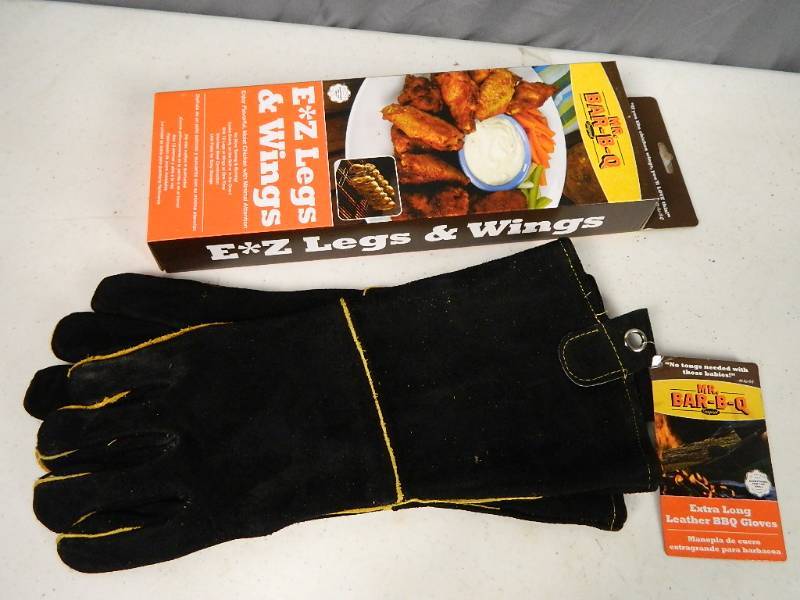 lot 98 image: New BBQ Gloves and Chicken Griller