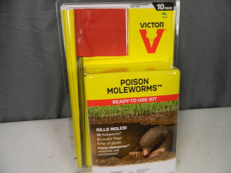 lot 112 image: New Victor Poison Moleworms Kit