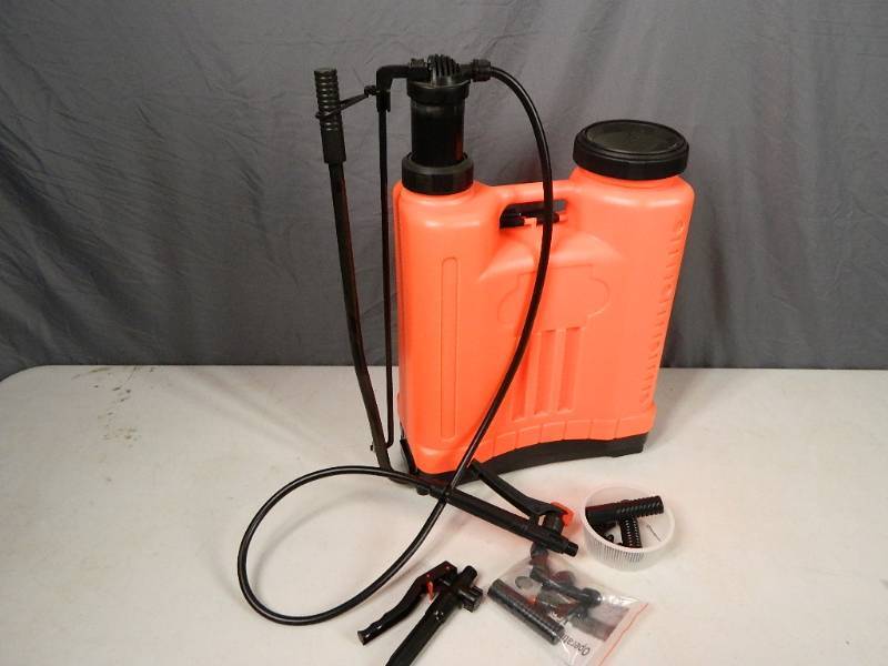 lot 113 image: New Backpack Lawn Sprayer