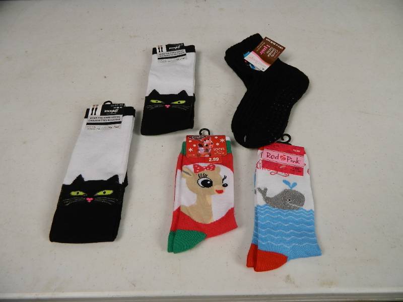 lot 126 image: 5 New Pair of Cute Socks