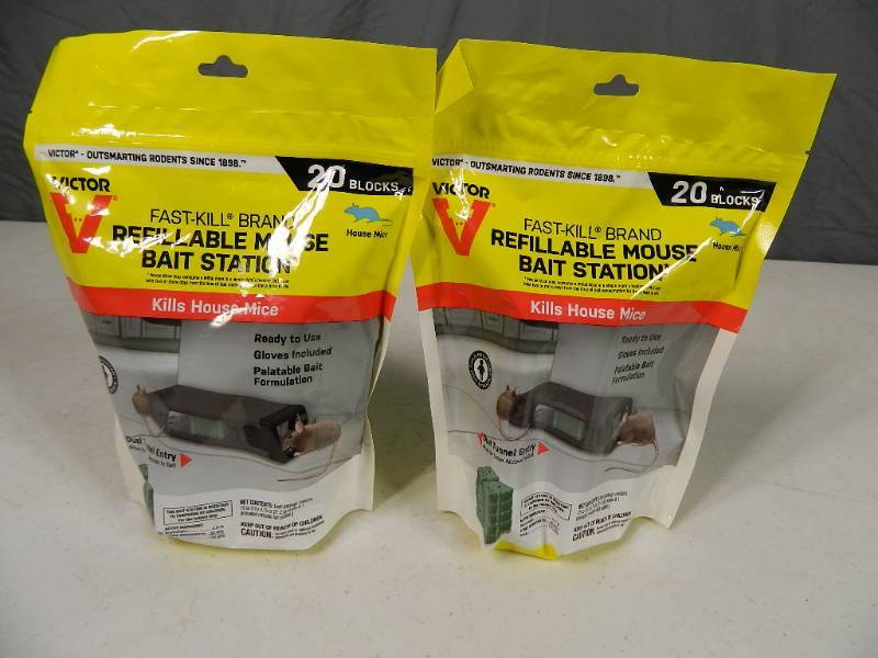 lot 134 image: 2 New Bags of Refillable Mouse Bait Station