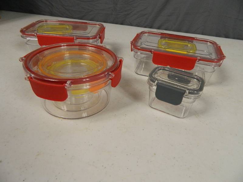 lot 135 image: 8 New Locking Storage Containers with Lids