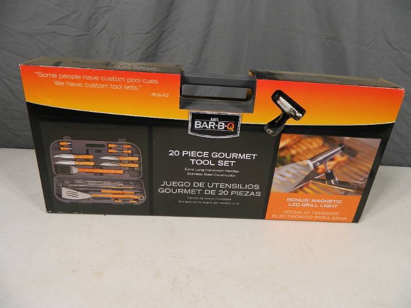 lot 141 image: New 20 Piece Gourmet BBQ Tool Set
