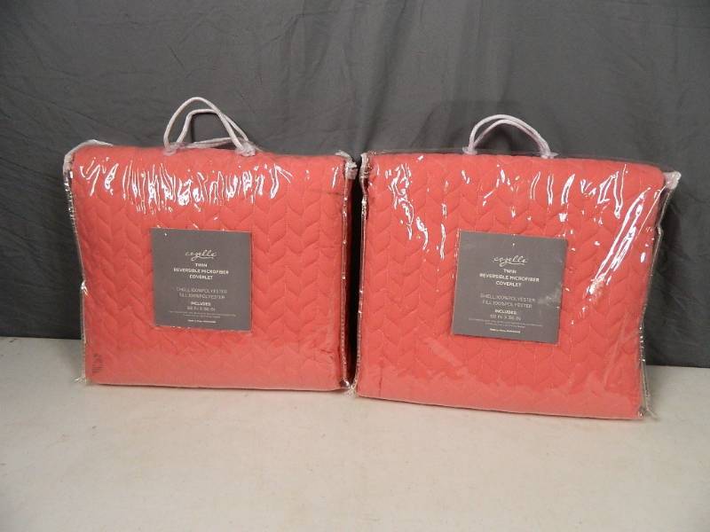 lot 157 image: 2 New Twin Sized Coral Reversible Microfiber Blankets  Coverlets