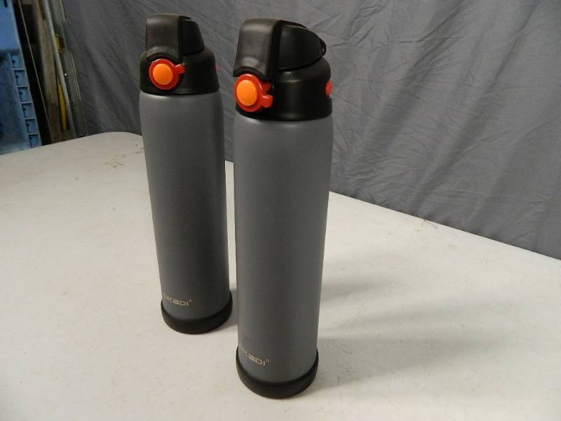 lot 175 image: 2 New Water Bottles