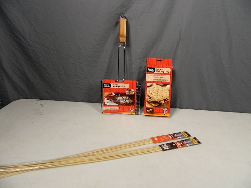 lot 177 image: New Smores Campfire Items