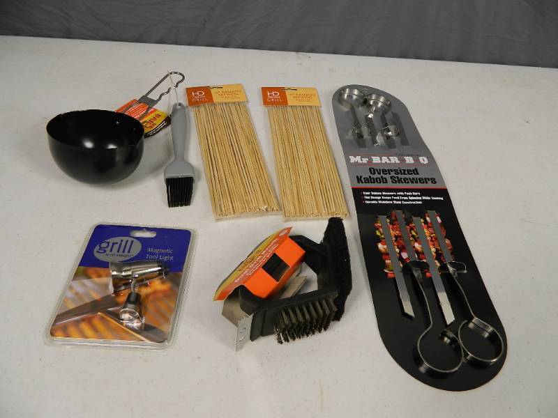 lot 202 image: New BBQ Accessories