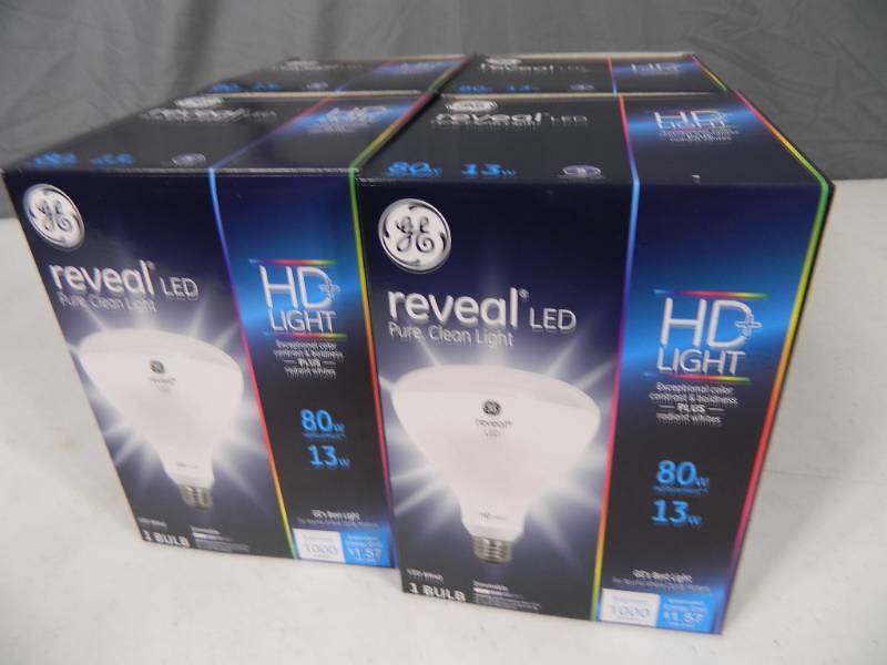 lot 207 image: 4 New LED Light Bulbs