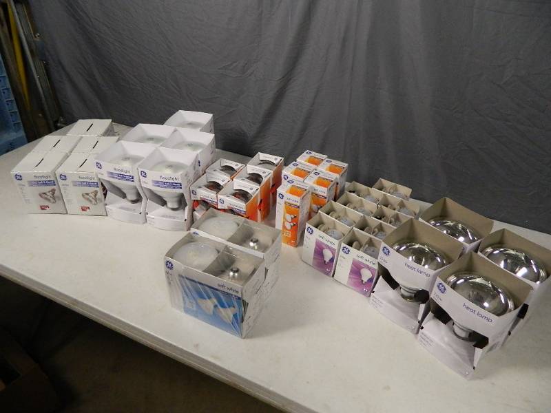 lot 210 image: Assorted New GE Light Bulbs