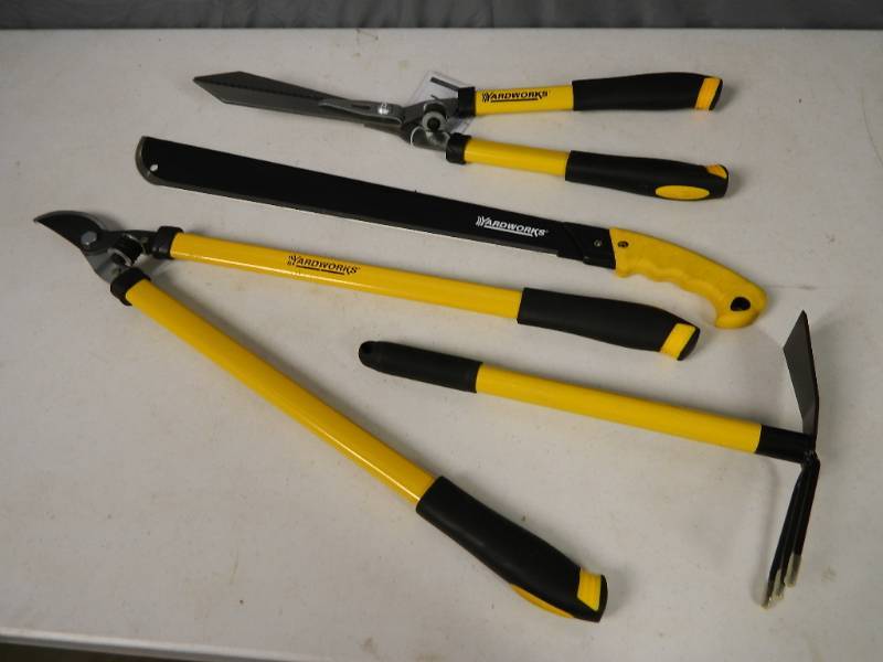 lot 227 image: 4 New Lawn Tools