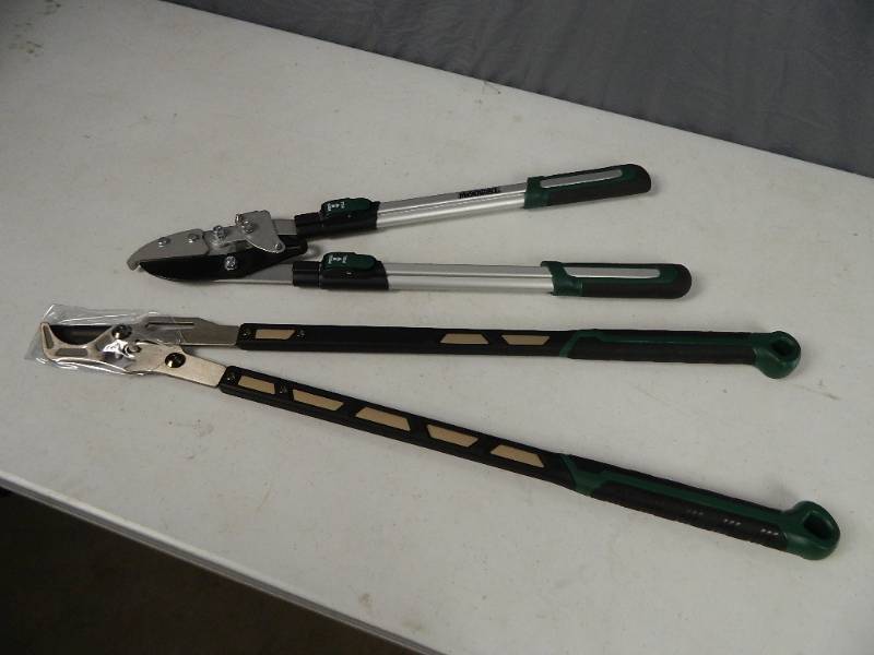 lot 234 image: 2 New Loppers  Pruners