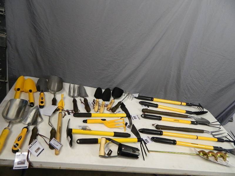 lot 236 image: Large Lot of Bulk Garden Tools