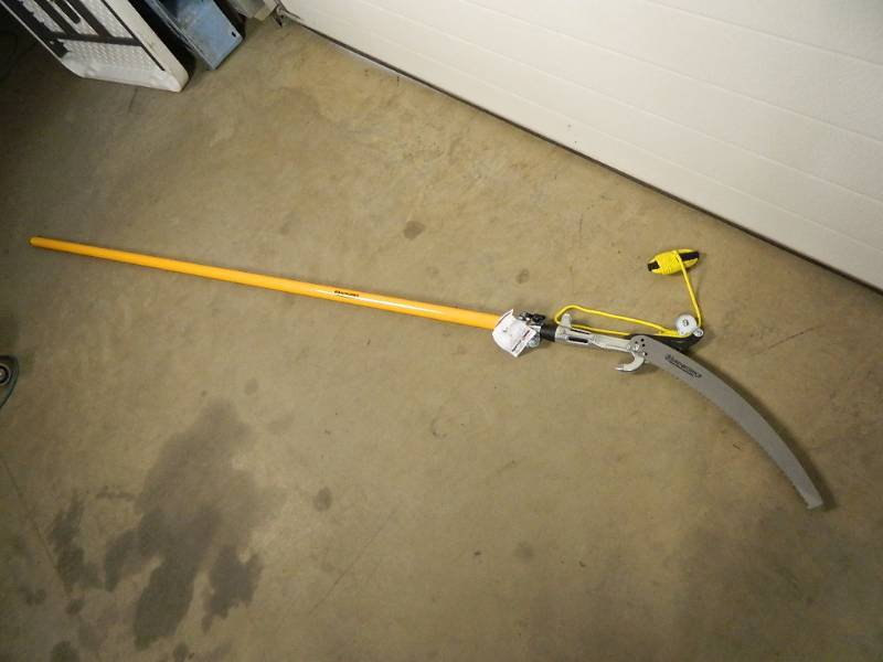 lot 239 image: New 14 ft Tree Trimmer