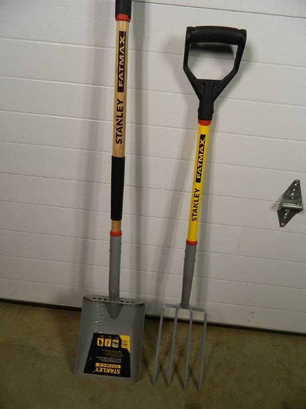 lot 250 image: Pair of Stanley FatMax Tools