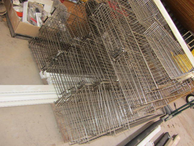 lot 23 image: Merchandise Display Rack