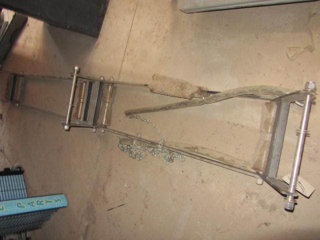 lot 53 image: Trailer Parts