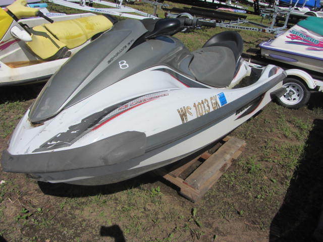 lot 8 image: Yamaha PWC for parts