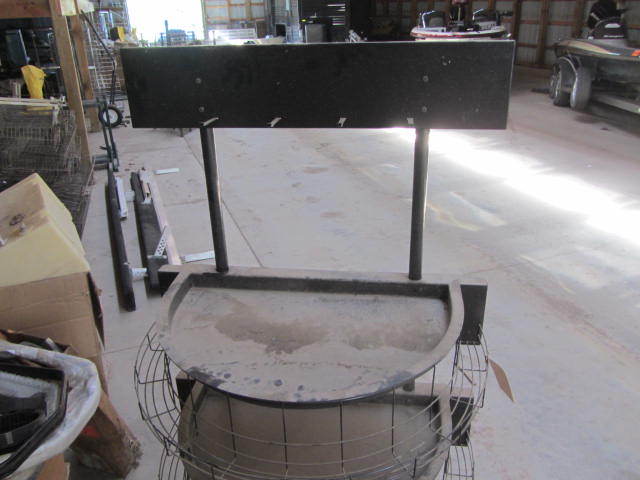 lot 22 image: Merchandise Display Rack