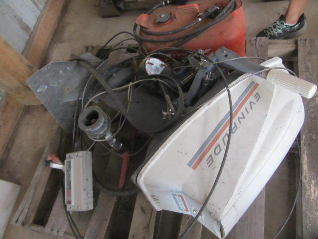 lot 104 image: OB Motor for parts