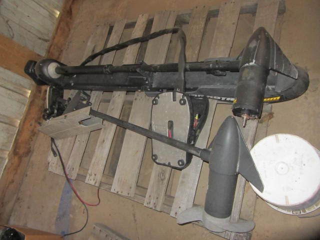 lot 111 image: Trolling Motors