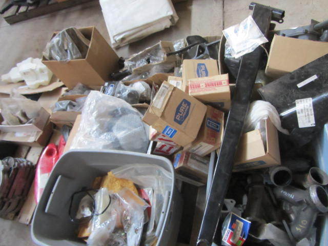 lot 125 image: Snowmobile Parts