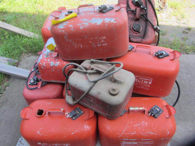 lot 162 image: OB Motor Gas Tanks