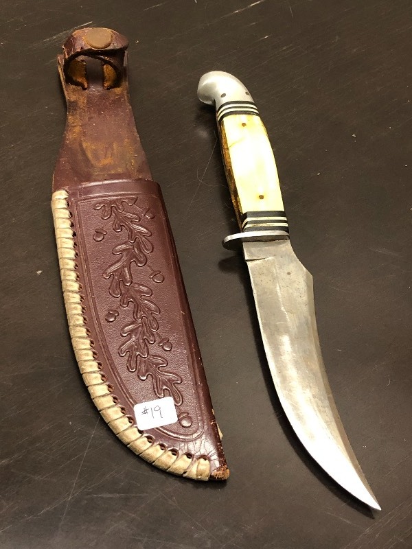 lot 19 image: Western Knife With Sheathe