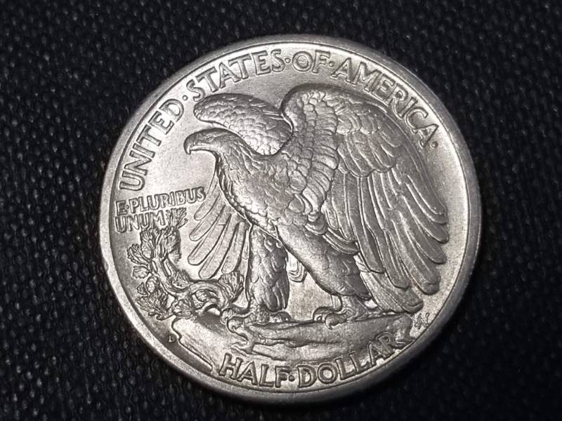 1943-D WALKING LIBERTY HALF DOLLAR BU-UNC