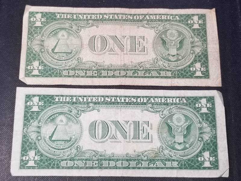 GROUP OF 2 US FEDERAL RESERVE $1 BLUE SEAL SILVER CERTIFICATES