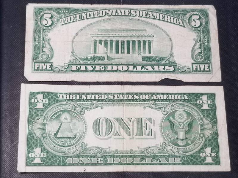 2 US FEDERAL RESERVE BLUE SEAL NOTES $5 & $1