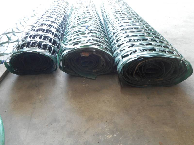 lot 20 image: Used Green Snow Fence