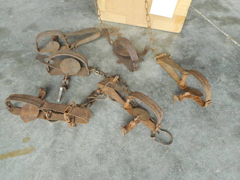 lot 37 image: Used Vintage Small Animal Traps