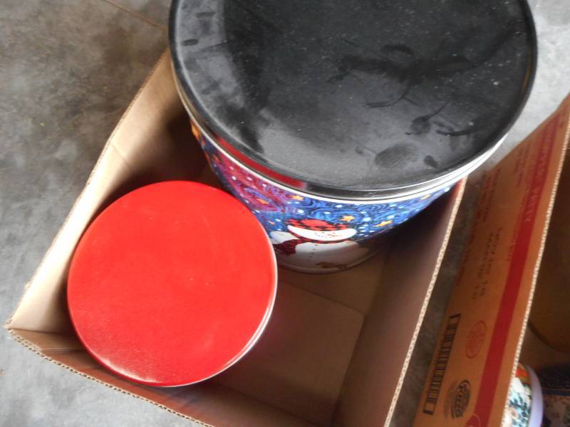lot 28 image: Assorted Metal Tins