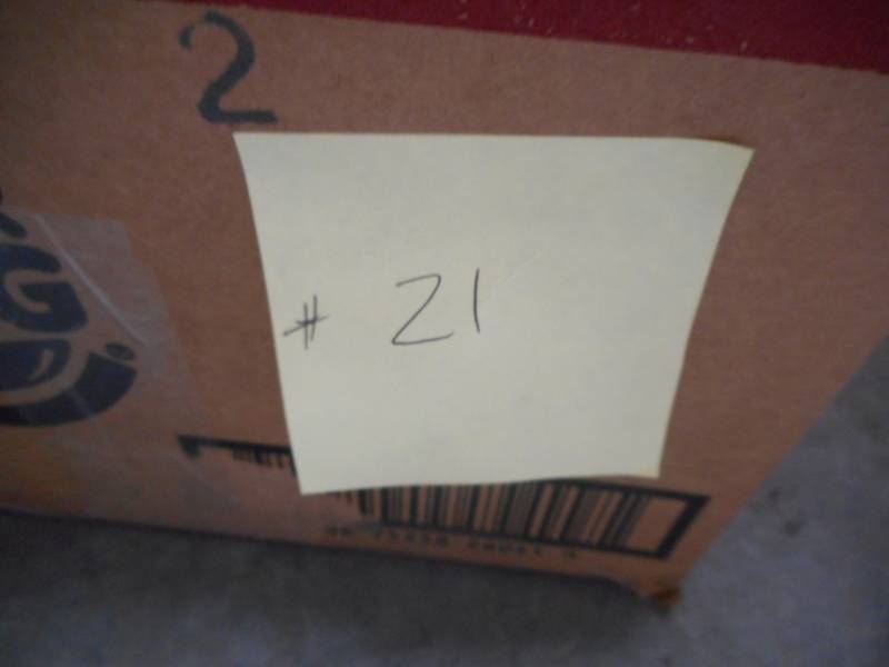 lot 21 image: Box of Assorted Sandpaper