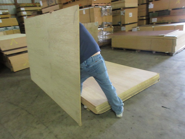 lot 521 image: 5 X 8 RED OAK SHEET GOODS