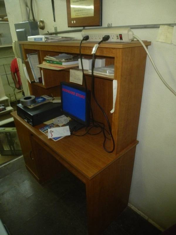 lot 30 image: Wood Desk