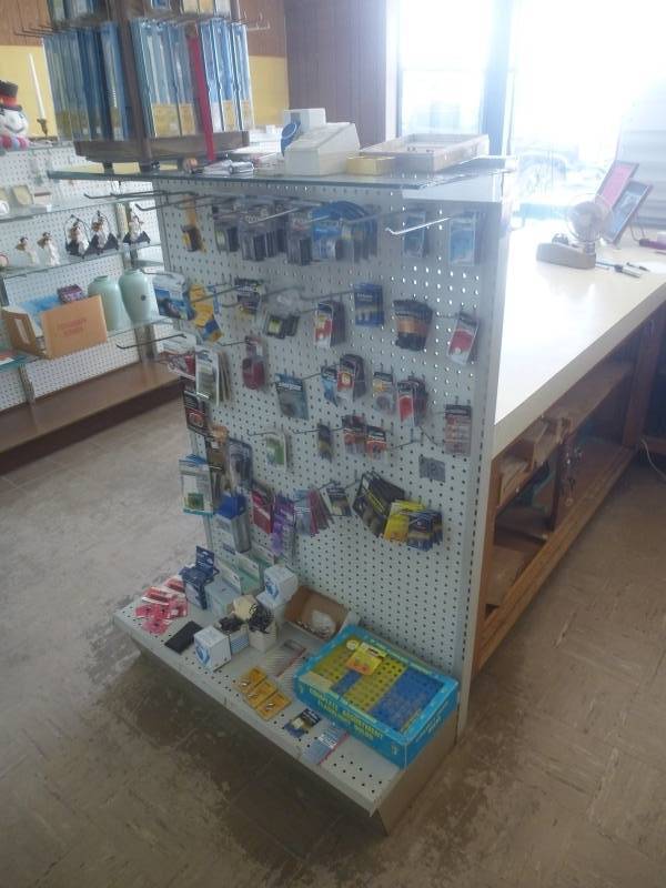 lot 125 image: End cap Peg Board Unit