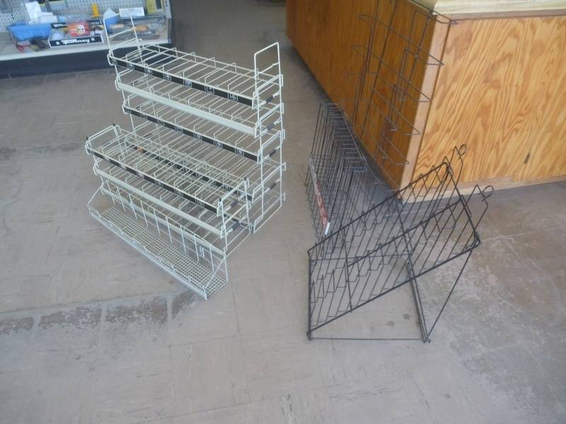 lot 152 image: Wire Displays