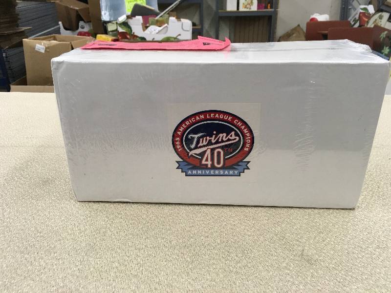 lot 590 image: 1965 World Series Minnesota Twins Bobble Heads- NEVER OPENED